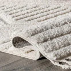 NuLOOM Risette Geometric Shag Tassel Area Rug -Safavieh Store GUEST d8e9588b 8c42 4485 a792 3404d130585c