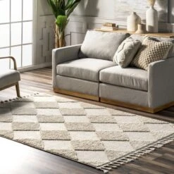 NuLOOM Marissa High/Low Diamond Tassel Area Rug